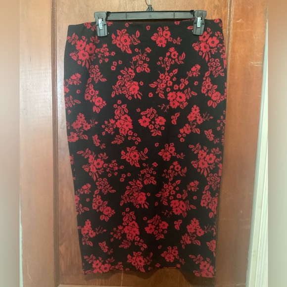 Zara Black Dress with Red Floral Design - Picture 11 of 15